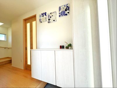 玄関収納あり♪　※同社施工例／実際の仕様とは異なります。(玄関)