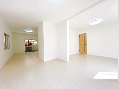 リビング南西側から撮影(居間)