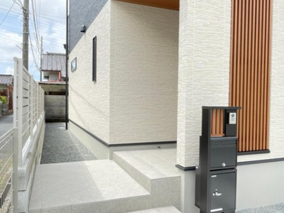 玄関アプローチ