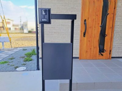 TVモニター付きインターホンと郵便ポスト♪