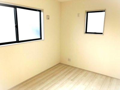 2階洋室6帖／全居室二面採光♪