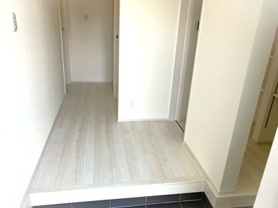 (玄関)