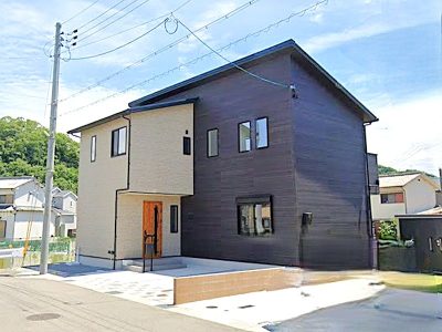 メリハリのあるツートンカラーの外観。(外観)