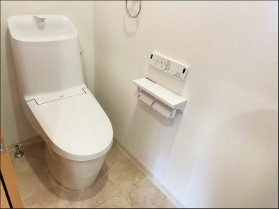 温水洗浄便座付きトイレは２ヶ所♪　※同社施工例／実際の仕様とは異なります。(内装)