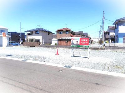 南側道路。採光通風良好♪(外観)