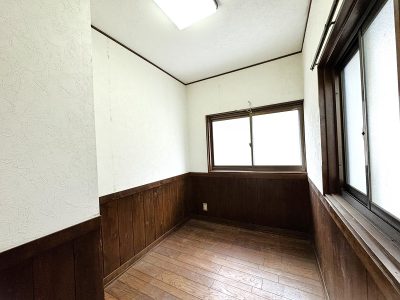 ８帖洋室から出入可能な書斎(内装)