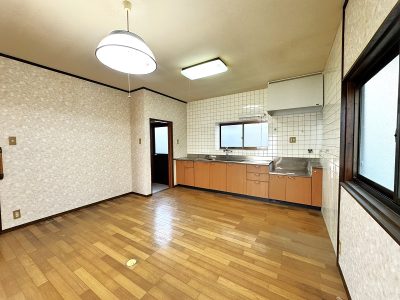 洗面所とは回遊動線になっています♪(キッチン)