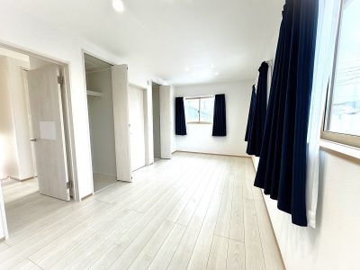 間仕切り壁を設置すると2部屋に分割可能です。(子供部屋)