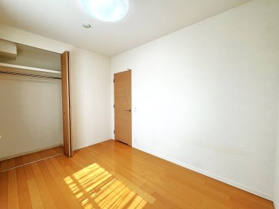 中央洋室／5.5帖(内装)