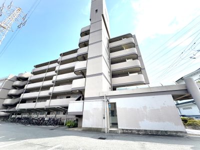 堂々とした佇まいの外観(外観)