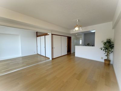 南向きバルコニーに面した開放感のあるＬＤＫ♪(居間)