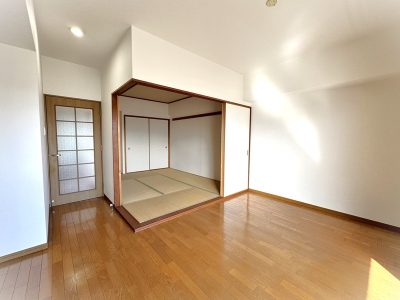 リビング続きの和室は2方開放できます♪(居間) リビング続きの和室は2方開放できます♪(居間)