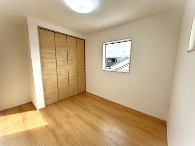 二面採光で明るい2階洋室 二面採光で明るい2階洋室