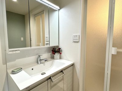 三面鏡タイプのシャワードレッサー(Panasonic)新調 三面鏡タイプのシャワードレッサー(Panasonic)新調