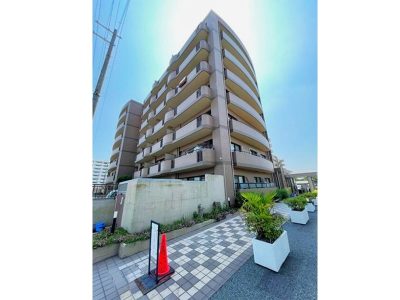 鉄筋コンクリート造７階建ての5階部分です♪(外観)